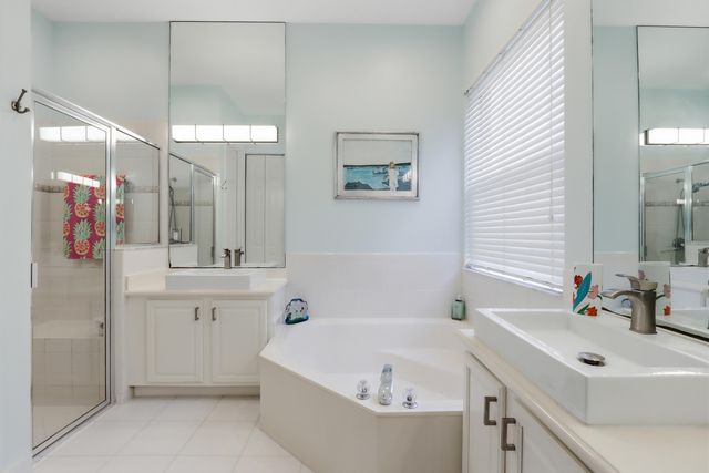 5677 Via De La Plata Circle, Delray Beach, FL 33484