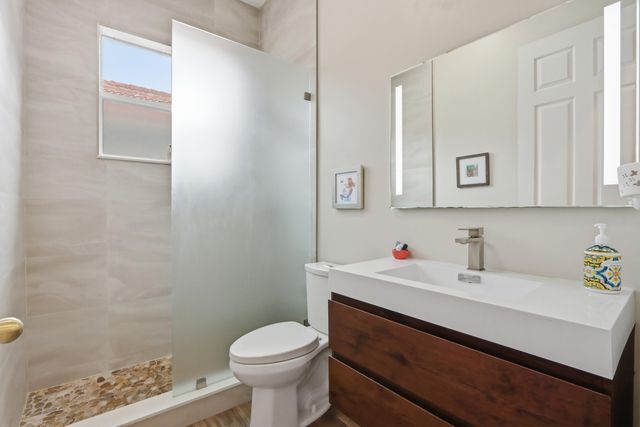 5677 Via De La Plata Circle, Delray Beach, FL 33484