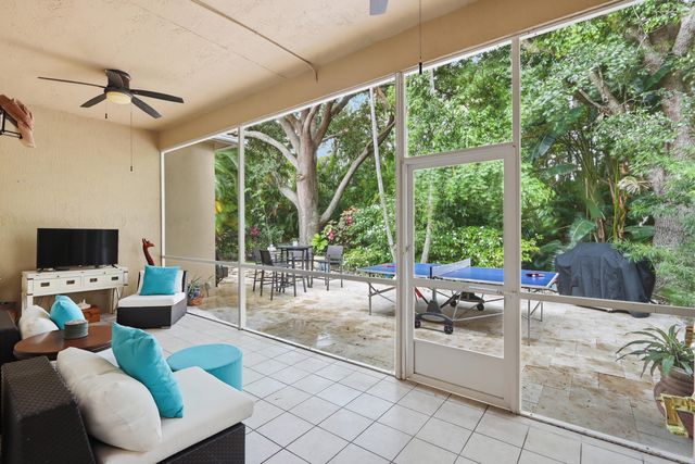 5677 Via De La Plata Circle, Delray Beach, FL 33484