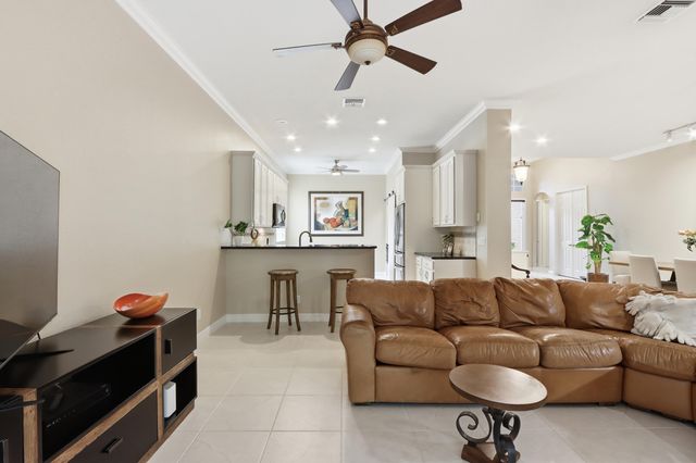 5677 Via De La Plata Circle, Delray Beach, FL 33484