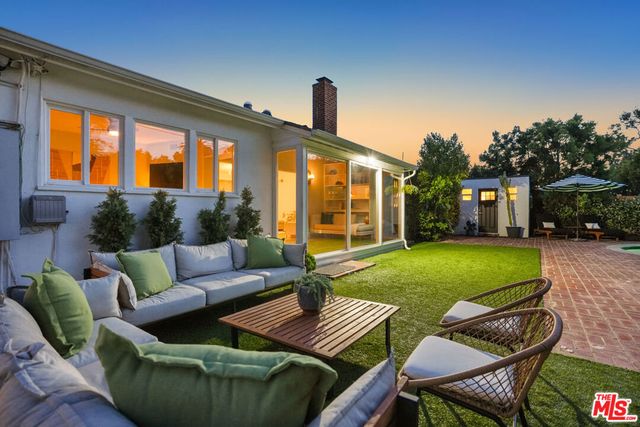 12509 Rye Street, Studio City, CA 91604