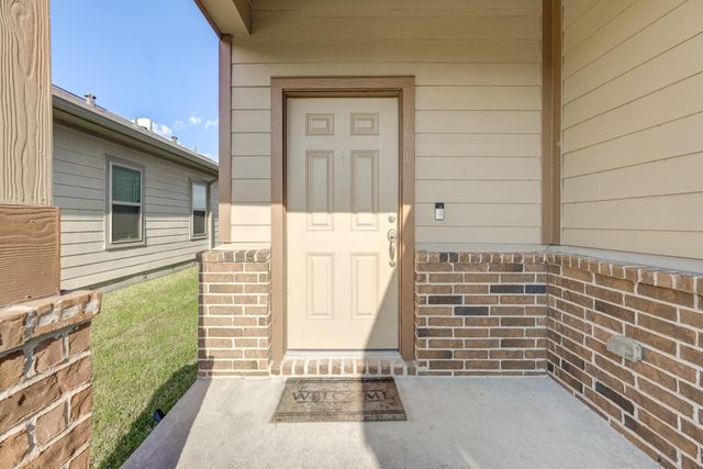 9818 Yanet Grove Lane, Houston, TX 77044