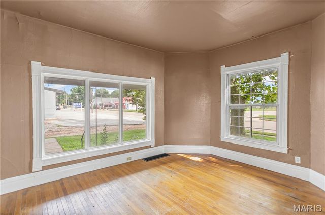 905 W Carpenter Street, Jerseyville, IL 62052