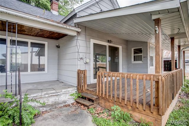 905 W Carpenter Street, Jerseyville, IL 62052