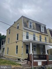 22 FRANK S BROWN BLVD, Steelton, PA 17113
