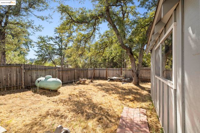 20562 Tanner Dr, Soulsbyville, CA 95372