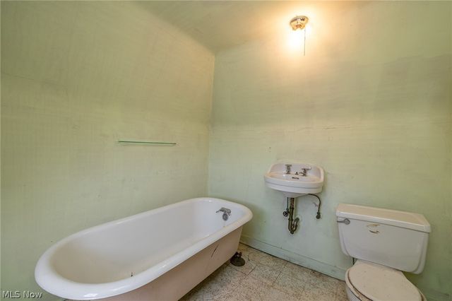 3396 Chalfant Road, Shaker Heights, OH 44120