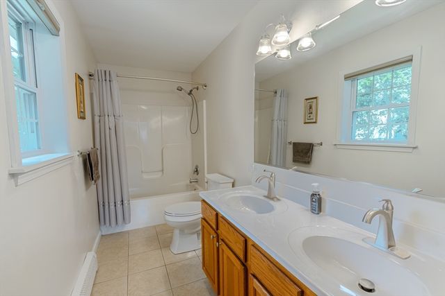 14 Emmanuel Ave, Webster, MA 01570