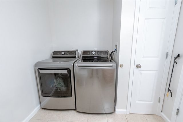 14 Emmanuel Ave, Webster, MA 01570