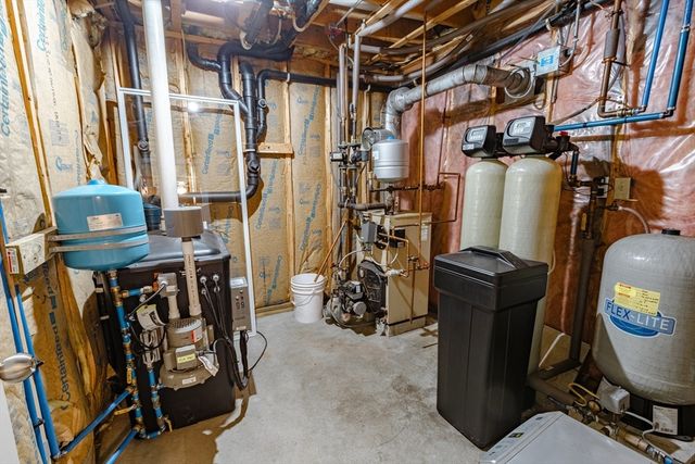 14 Emmanuel Ave, Webster, MA 01570