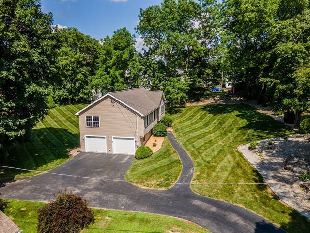 14 Emmanuel Ave, Webster, MA 01570