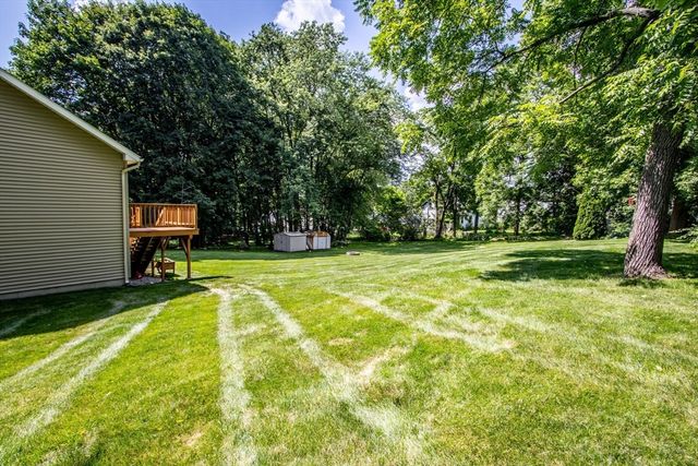 14 Emmanuel Ave, Webster, MA 01570