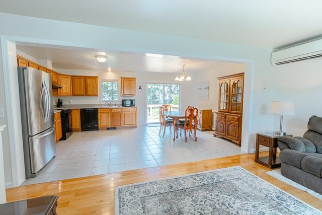 14 Emmanuel Ave, Webster, MA 01570