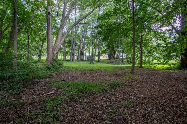 14 Emmanuel Ave, Webster, MA 01570