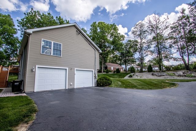 14 Emmanuel Ave, Webster, MA 01570