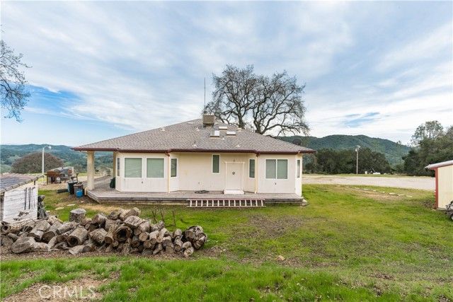 1115 Cypress Mountain Drive, Paso Robles, CA 93446