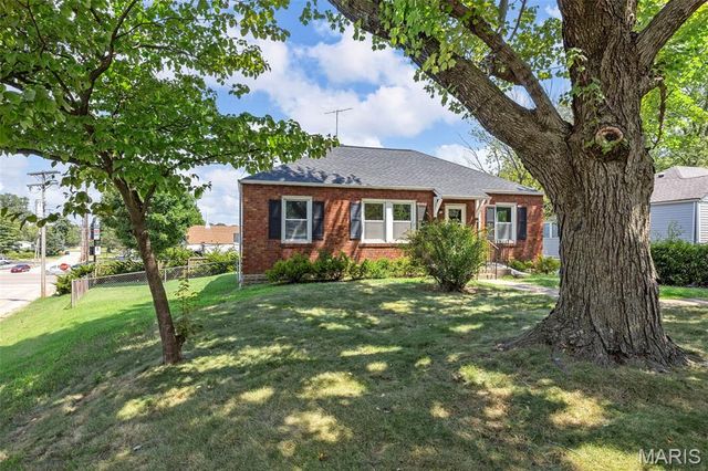 10019 Saint Martha Lane, St Ann, MO 63074