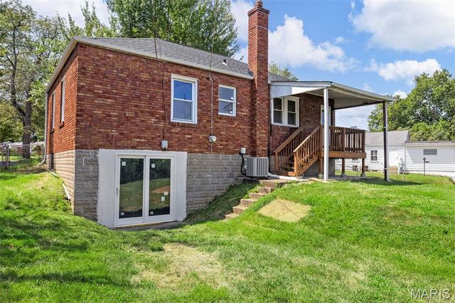 10019 Saint Martha Lane, St Ann, MO 63074