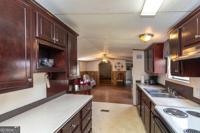 3547 Chapel Lane, Blackshear, GA 31516