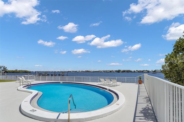 301 Croton Ave 302, Lantana, FL 33462