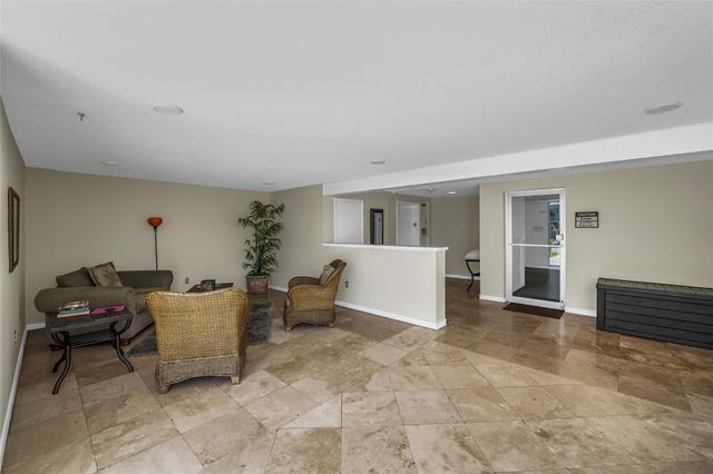301 Croton Ave 302, Lantana, FL 33462