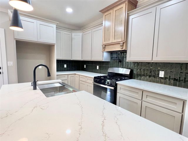 11905 23rd St, Santa Fe, TX 77510