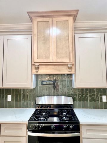 11905 23rd St, Santa Fe, TX 77510