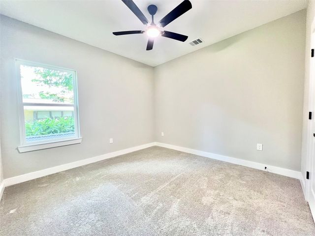 11905 23rd St, Santa Fe, TX 77510