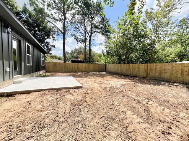 11905 23rd St, Santa Fe, TX 77510
