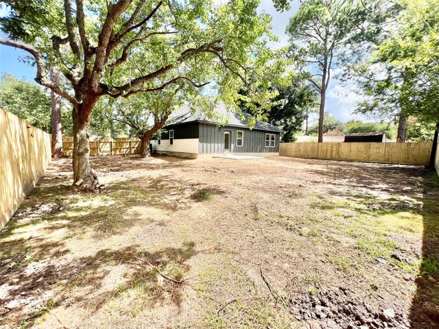 11905 23rd St, Santa Fe, TX 77510