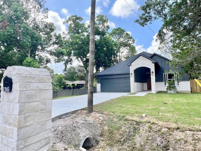 11905 23rd St, Santa Fe, TX 77510