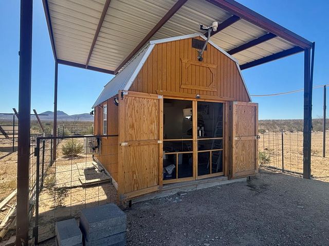 2980 E Helt Dr, Terlingua, TX 79852