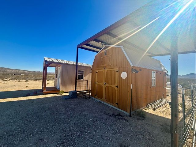 2980 E Helt Dr, Terlingua, TX 79852