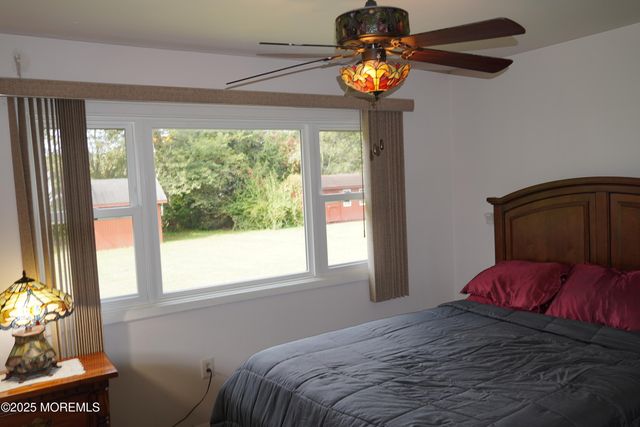 5 Summit Avenue, Manalapan, NJ 07726