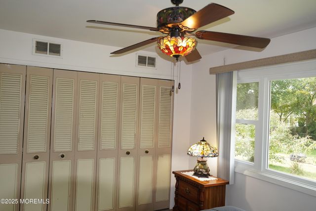 5 Summit Avenue, Manalapan, NJ 07726