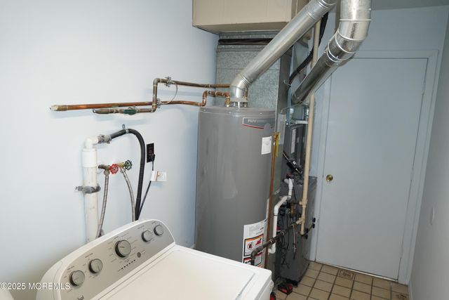 5 Summit Avenue, Manalapan, NJ 07726