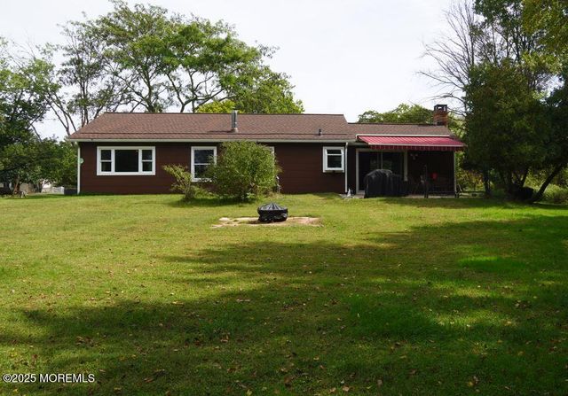 5 Summit Avenue, Manalapan, NJ 07726