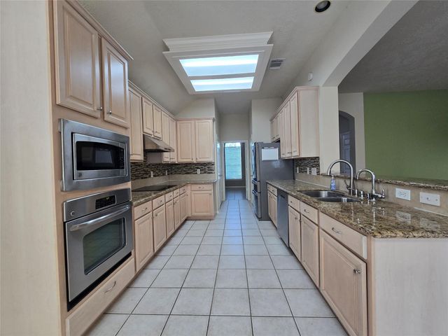 9406 Sunlake Drive, Pearland, TX 77584