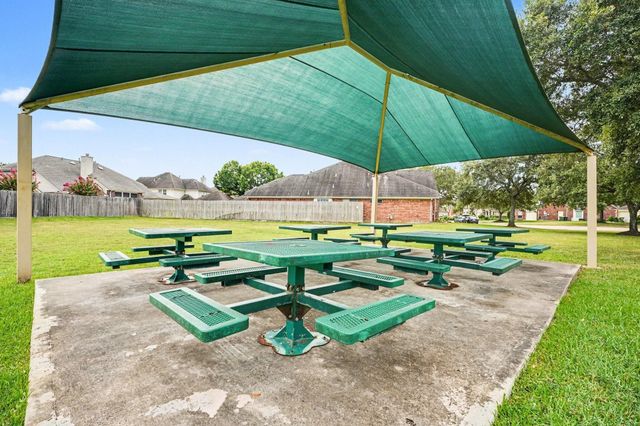 9406 Sunlake Drive, Pearland, TX 77584