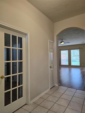 9406 Sunlake Drive, Pearland, TX 77584