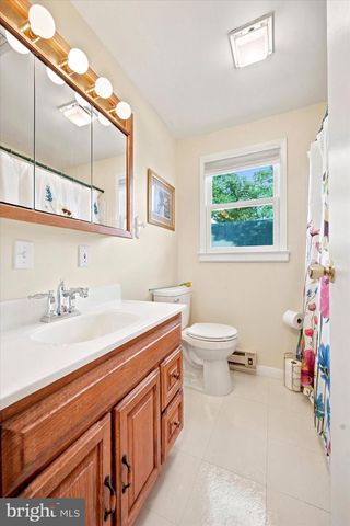 210 WALNUT RD, Wallingford, PA 19086