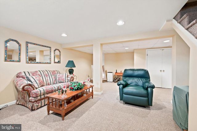 210 WALNUT RD, Wallingford, PA 19086