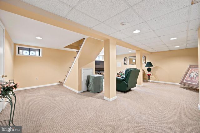 210 WALNUT RD, Wallingford, PA 19086