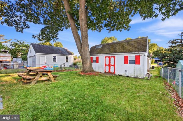 210 WALNUT RD, Wallingford, PA 19086