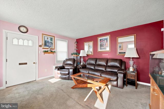 210 WALNUT RD, Wallingford, PA 19086