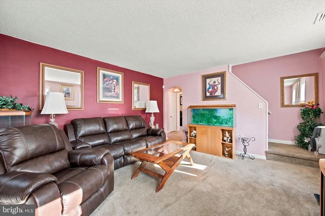210 WALNUT RD, Wallingford, PA 19086