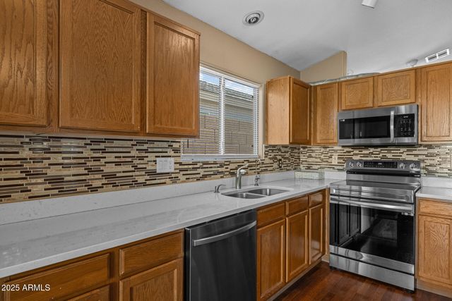 3020 W COVEY Lane, Phoenix, AZ 85027