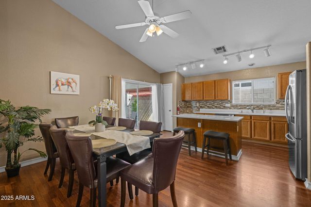 3020 W COVEY Lane, Phoenix, AZ 85027