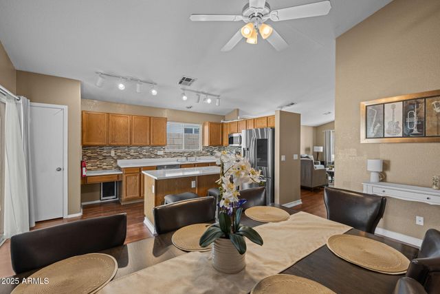 3020 W COVEY Lane, Phoenix, AZ 85027