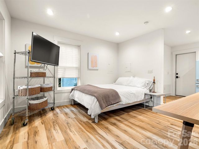 60 Mardell Circle, Asheville, NC 28806